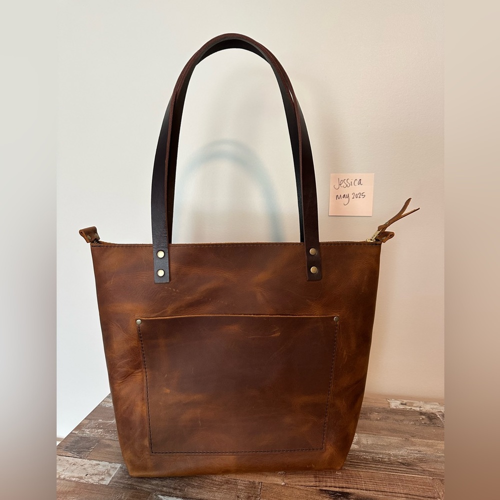 Portland Leather - Medium Zipper Tote
